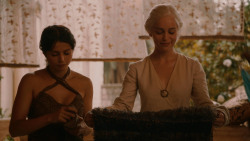extant_GameOfThrones_2x05-TheGhostOfHarrenhal_3394