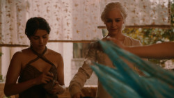 extant_GameOfThrones_2x05-TheGhostOfHarrenhal_3397