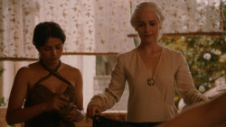 extant_GameOfThrones_2x05-TheGhostOfHarrenhal_3398