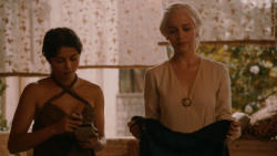 extant_GameOfThrones_2x05-TheGhostOfHarrenhal_3401