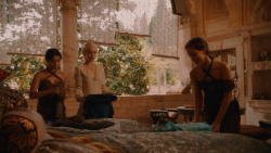 extant_GameOfThrones_2x05-TheGhostOfHarrenhal_3404