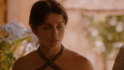 extant_GameOfThrones_2x05-TheGhostOfHarrenhal_3414