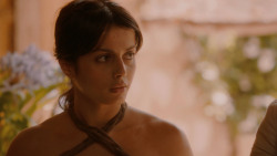 extant_GameOfThrones_2x05-TheGhostOfHarrenhal_3415