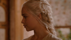 extant_GameOfThrones_2x05-TheGhostOfHarrenhal_3416