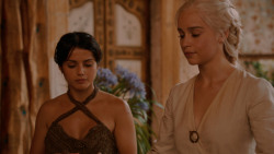 extant_GameOfThrones_2x05-TheGhostOfHarrenhal_3421