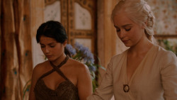 extant_GameOfThrones_2x05-TheGhostOfHarrenhal_3422