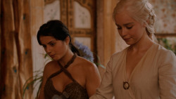 extant_GameOfThrones_2x05-TheGhostOfHarrenhal_3424
