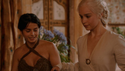 extant_GameOfThrones_2x05-TheGhostOfHarrenhal_3425