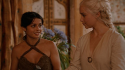 extant_GameOfThrones_2x05-TheGhostOfHarrenhal_3429