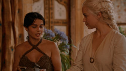 extant_GameOfThrones_2x05-TheGhostOfHarrenhal_3430