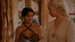 extant_GameOfThrones_2x05-TheGhostOfHarrenhal_3433