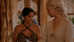 extant_GameOfThrones_2x05-TheGhostOfHarrenhal_3434