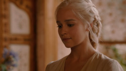 extant_GameOfThrones_2x05-TheGhostOfHarrenhal_3445