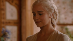 extant_GameOfThrones_2x05-TheGhostOfHarrenhal_3446