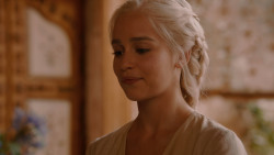 extant_GameOfThrones_2x05-TheGhostOfHarrenhal_3448