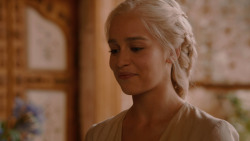 extant_GameOfThrones_2x05-TheGhostOfHarrenhal_3449