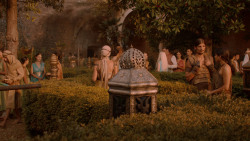 extant_GameOfThrones_2x05-TheGhostOfHarrenhal_3461