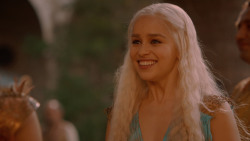 extant_GameOfThrones_2x05-TheGhostOfHarrenhal_3472