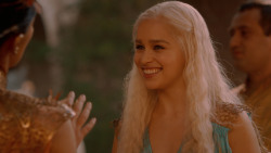 extant_GameOfThrones_2x05-TheGhostOfHarrenhal_3473