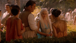 extant_GameOfThrones_2x05-TheGhostOfHarrenhal_3480