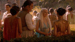 extant_GameOfThrones_2x05-TheGhostOfHarrenhal_3485