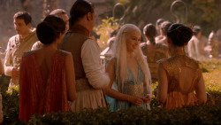 extant_GameOfThrones_2x05-TheGhostOfHarrenhal_3489