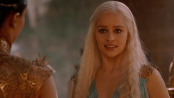 extant_GameOfThrones_2x05-TheGhostOfHarrenhal_3491