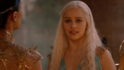 extant_GameOfThrones_2x05-TheGhostOfHarrenhal_3493