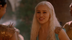 extant_GameOfThrones_2x05-TheGhostOfHarrenhal_3498