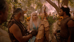 extant_GameOfThrones_2x05-TheGhostOfHarrenhal_3510