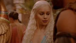 extant_GameOfThrones_2x05-TheGhostOfHarrenhal_3545