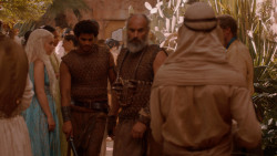 extant_GameOfThrones_2x05-TheGhostOfHarrenhal_3573