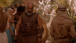 extant_GameOfThrones_2x05-TheGhostOfHarrenhal_3575