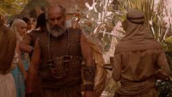 extant_GameOfThrones_2x05-TheGhostOfHarrenhal_3576
