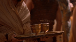 extant_GameOfThrones_2x05-TheGhostOfHarrenhal_3578
