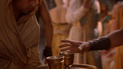 extant_GameOfThrones_2x05-TheGhostOfHarrenhal_3579