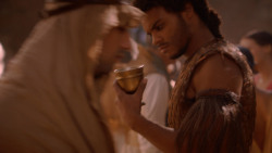 extant_GameOfThrones_2x05-TheGhostOfHarrenhal_3582