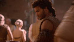 extant_GameOfThrones_2x05-TheGhostOfHarrenhal_3583