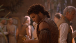 extant_GameOfThrones_2x05-TheGhostOfHarrenhal_3585