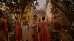 extant_GameOfThrones_2x05-TheGhostOfHarrenhal_3595