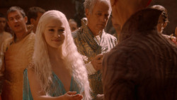 extant_GameOfThrones_2x05-TheGhostOfHarrenhal_3625