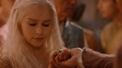 extant_GameOfThrones_2x05-TheGhostOfHarrenhal_3646