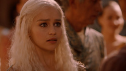 extant_GameOfThrones_2x05-TheGhostOfHarrenhal_3684