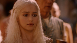 extant_GameOfThrones_2x05-TheGhostOfHarrenhal_3691