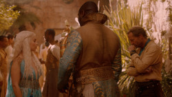 extant_GameOfThrones_2x05-TheGhostOfHarrenhal_3721