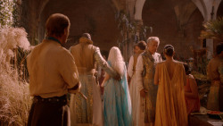 extant_GameOfThrones_2x05-TheGhostOfHarrenhal_3755