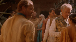 extant_GameOfThrones_2x05-TheGhostOfHarrenhal_3764
