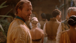 extant_GameOfThrones_2x05-TheGhostOfHarrenhal_3829