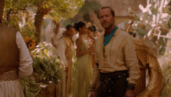 extant_GameOfThrones_2x05-TheGhostOfHarrenhal_3835