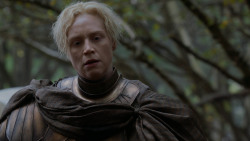 extant_GameOfThrones_2x05-TheGhostOfHarrenhal_3912